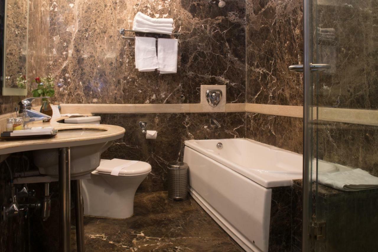 Diplomat, Chanakyapuri New Delhi- A Boutique Hotel Zewnętrze zdjęcie